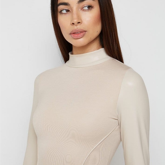 New with tags fits size 6 ish - Picture 2 of 3